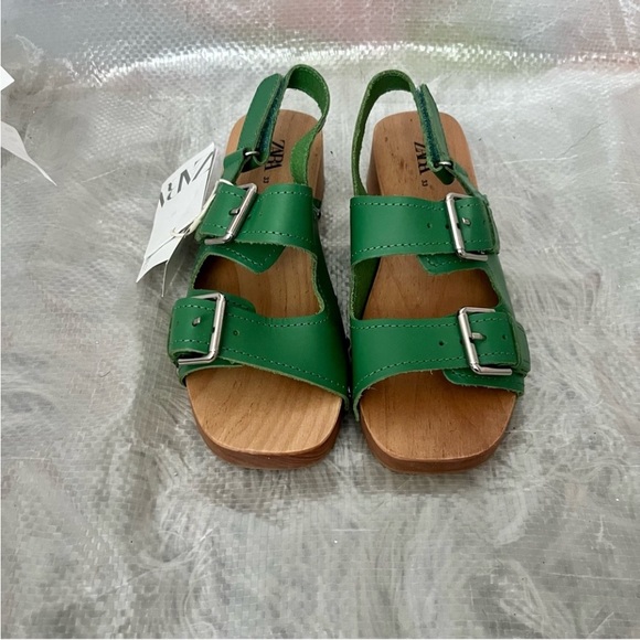 ZARA green leather and wood clogs - Picture 7 of 10